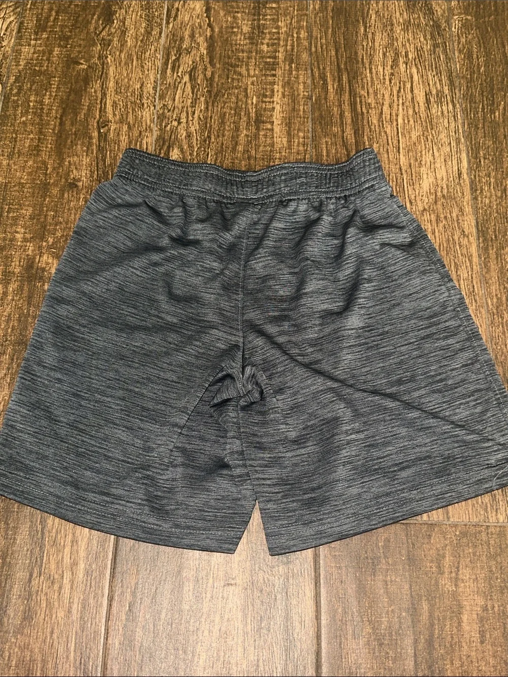 Under Armour boys Heathered Charcoal Athletic Shorts size 7 - Picture 3 of 3